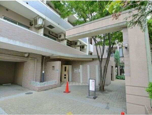 パラシオ塚本Ⅱのエントランス