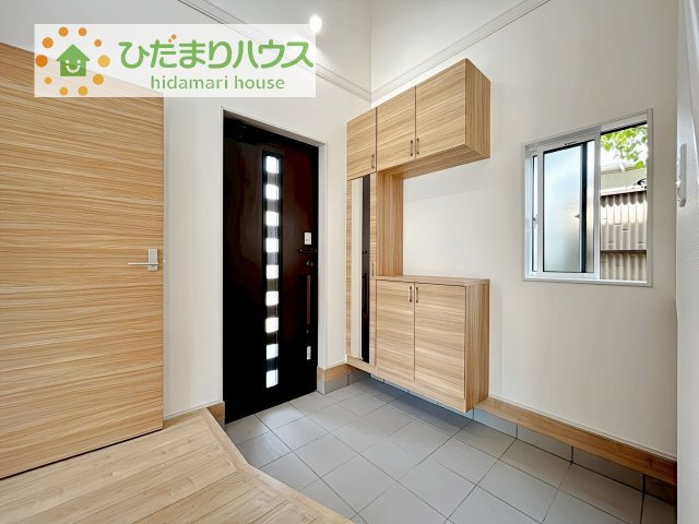 【玄関】 | 土浦市桜ケ丘町6期　新築戸建 | 使い勝手の良い大きなシューズボックス☆乱雑になりがちな玄関をスッキリ見せてくれます！