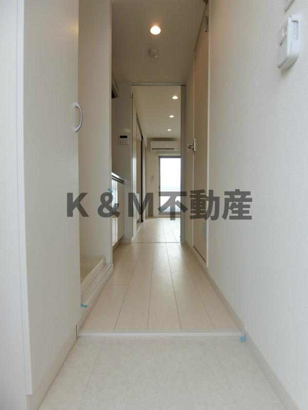 リブリ・エスアイエムの玄関|収納もある玄関です