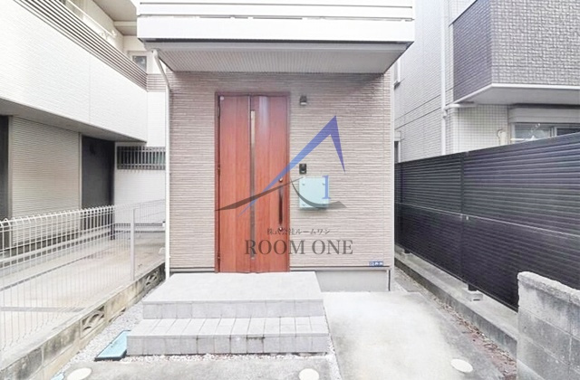 木月3丁目戸建貸家のエントランス|エントランスです。