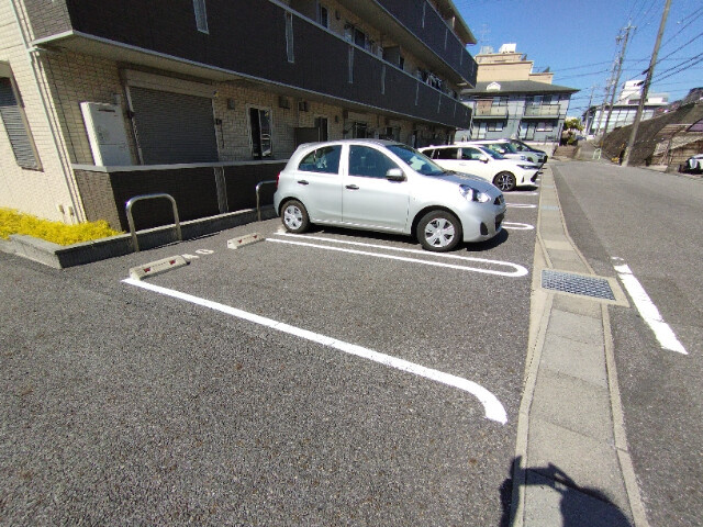 D-room上地　B棟の駐車場