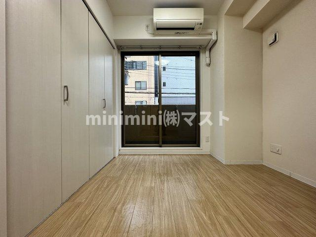 トモ南堀江の居間・リビング