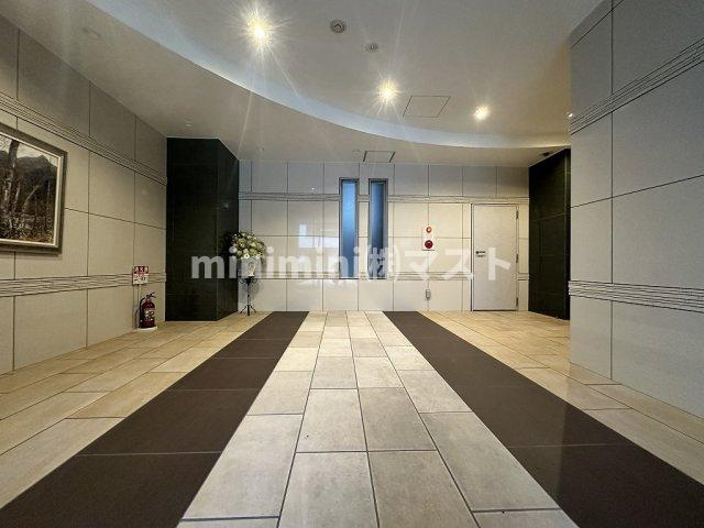 トモ南堀江のロビー