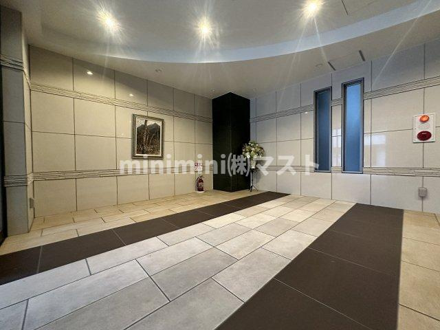 トモ南堀江のロビー