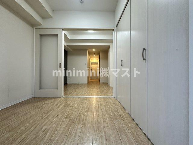 トモ南堀江の居間・リビング