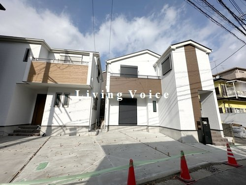 【外観】 | 【仲介手数料０円】横浜市緑区鴨居町1期　新築一戸建て　2号棟　全2棟 | 全体【仲介手数料０円】横浜市緑区鴨居町1期　新築一戸建て　全2棟