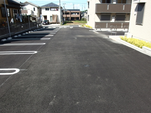 D-room上地　A棟の駐車場