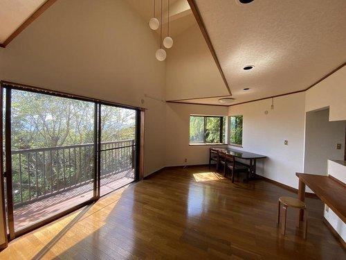函南町　パサディナタウンの居間・リビング