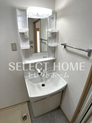【独立洗面台】 | ルーミックノート緑丘 | 独立洗面台、小物を置くことができて便利です