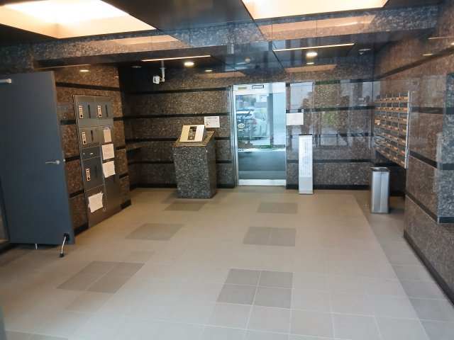 ルーブル芝公園のエントランス