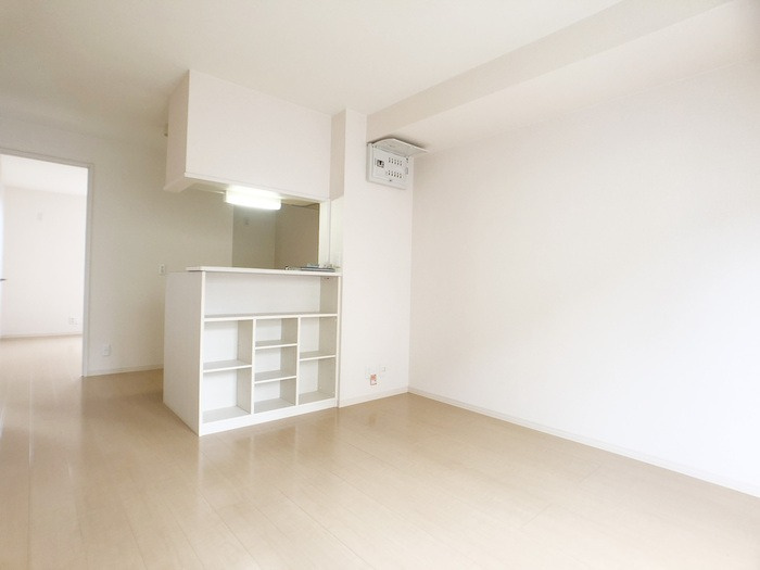 大和高田市大字高田のアパートの居間・リビング