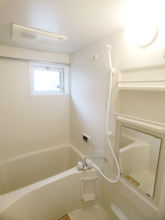 大和高田市大字高田のアパートの浴室