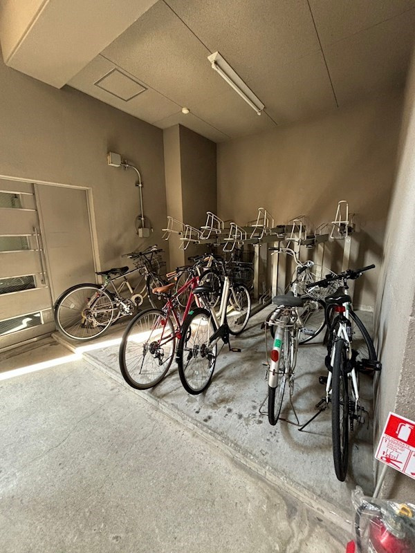 アブレスト野間の外観