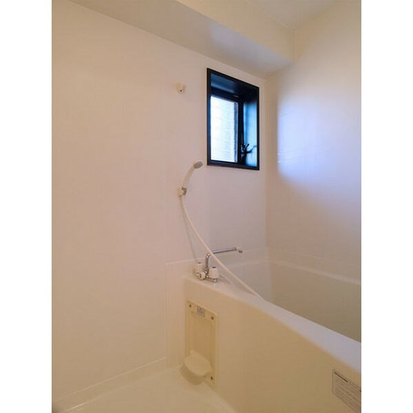 アブレスト野間の浴室