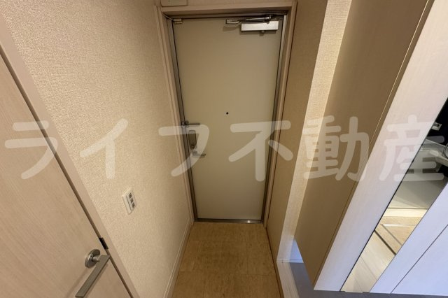 グレイスコートA棟の玄関|明るい玄関です