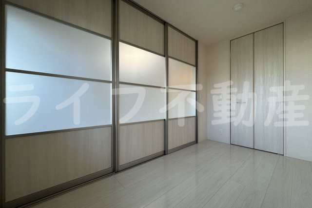 グレイスコートA棟の居間・リビング|使いやすいリビングです