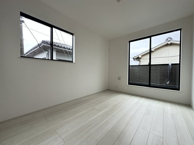 二見町西二見新築戸建B号棟の洋室