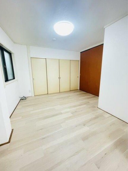 ラディアンテ中野の寝室