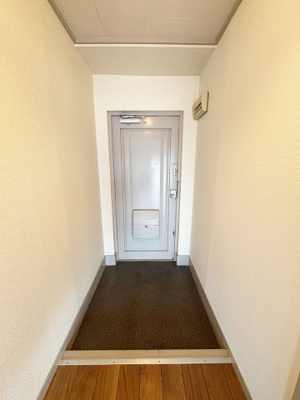 【玄関】 | スカイハイツタカラ | ※別のお部屋の写真です。