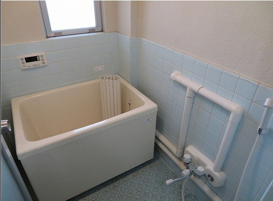 クローバーハイツの浴室