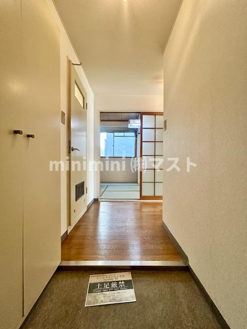 ラビアンローズの玄関