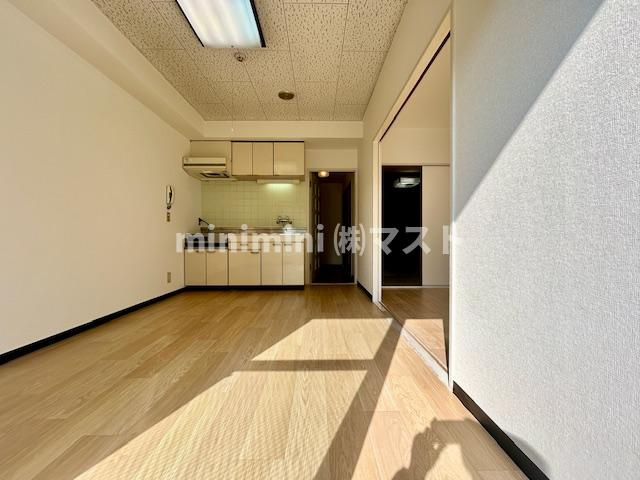 ラビアンローズの居間・リビング