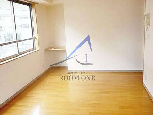 オペラヒルズ初台の居間・リビング|洋室のお部屋です。