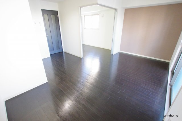 Ｔ・Ｙ天六　仲介手数料無料の居間・リビング