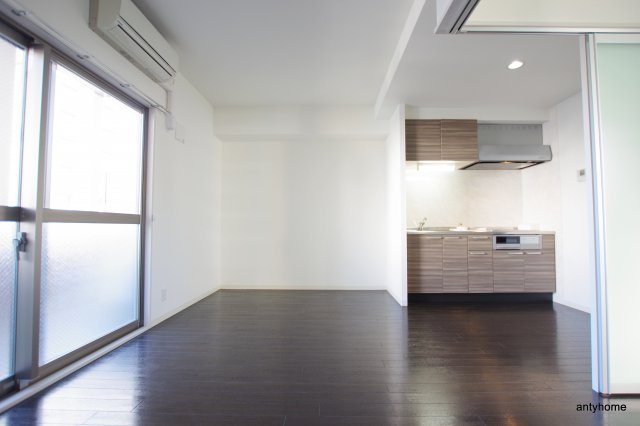 Ｔ・Ｙ天六　仲介手数料無料の居間・リビング