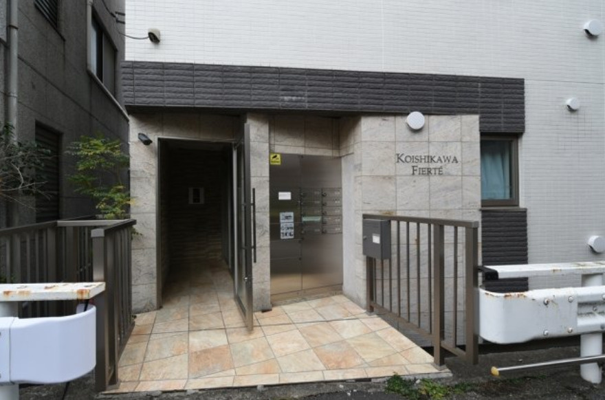 【エントランス】