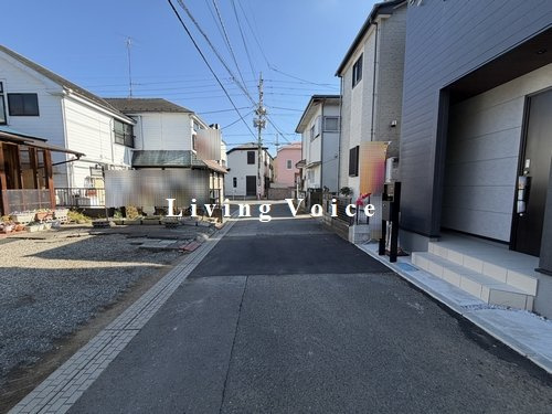 【前面道路含む現地写真】 | 【仲介手数料０円】厚木市緑ヶ丘5丁目　新築一戸建て | 厚木市緑ヶ丘5丁目　新築一戸建て