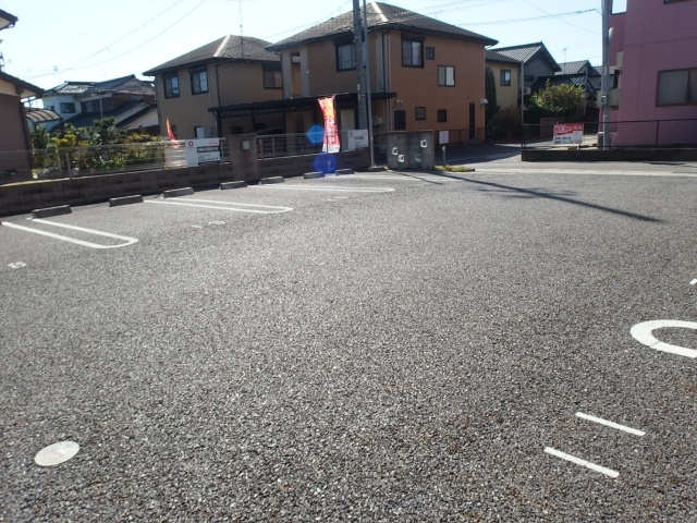 ラフィネス　ソシア　A棟の駐車場