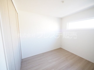 【洋室】 | 現地写真（２階洋室）