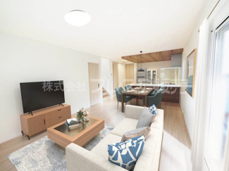 【居間・リビング】 | 現地写真（リビング）ＬＤＫは広々１８帖！