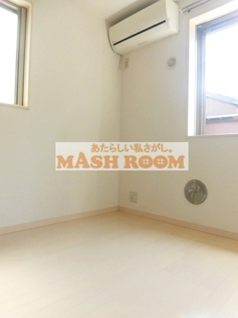 中野区本町６丁目のアパートの居間・リビング