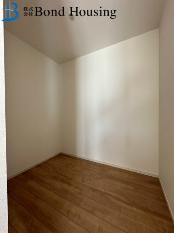 「南間口」「お車並列2台駐車可」星陵台 限定1棟の独立洗面台