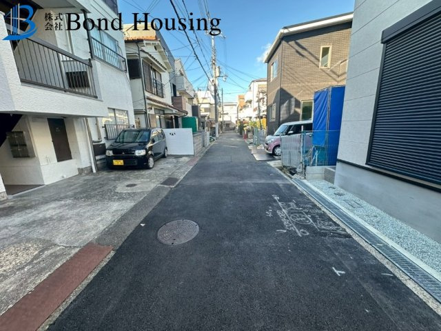 「南間口」「お車並列2台駐車可」星陵台 限定1棟の前面道路含む現地写真