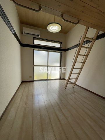 サンビレッジ森河内の居間・リビング