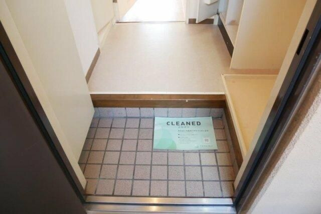 墨田区緑４丁目の賃貸マンションの玄関