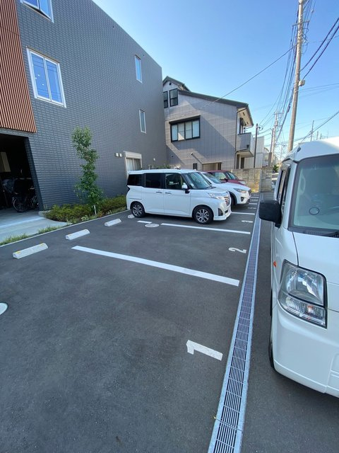 グラシアの駐車場