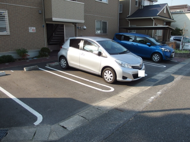 パークサイド洲山の駐車場