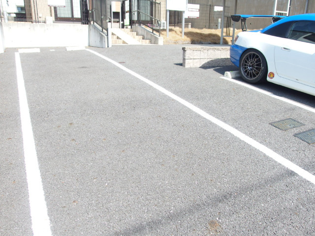 エトワール・クレール　エトワールの駐車場