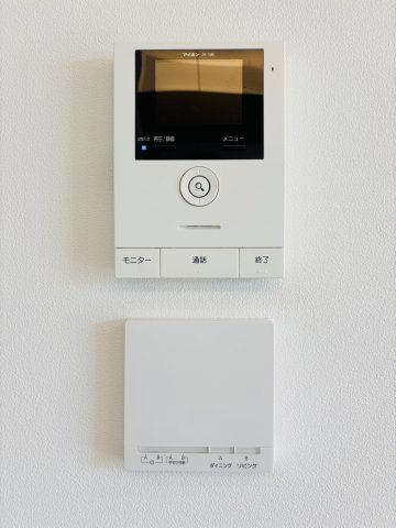 岸和田市別所町3丁目　中古戸建の設備|モニター付きインターホン、床暖房（ダイニング、リビングの2か所）◎
