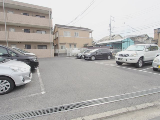 ベルメゾンの駐車場