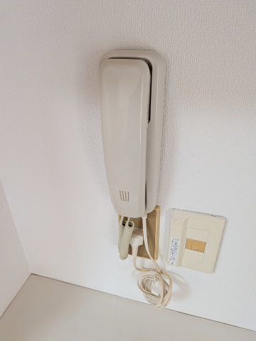 【セキュリティ】 | 三久ビル | インターホンで来客を確認できます
