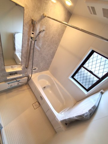 三郷市　戸ケ崎5丁目　中古戸建の浴室|きれいなお風呂です