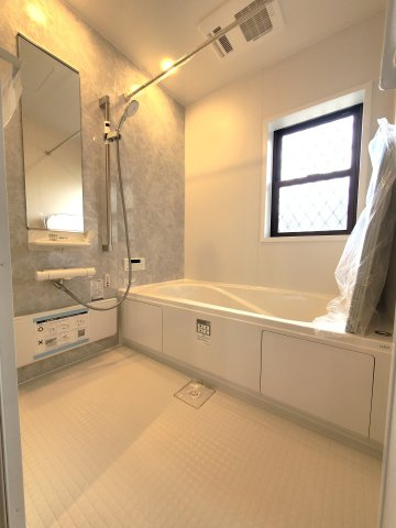 三郷市　戸ケ崎5丁目　中古戸建の浴室|落ち着いた空間のお風呂です