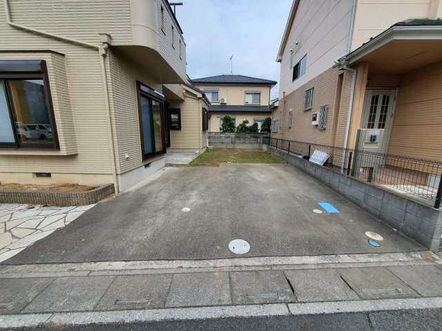 三郷市　戸ケ崎5丁目　中古戸建の駐車場|駐車場の用意があります