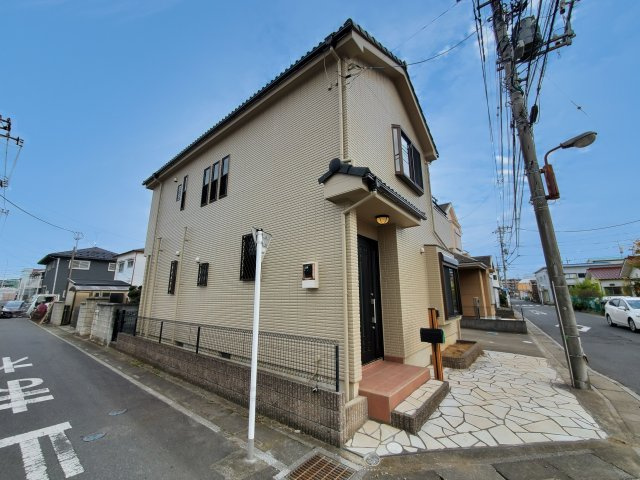 三郷市　戸ケ崎5丁目　中古戸建の外観|おしゃれな外観です