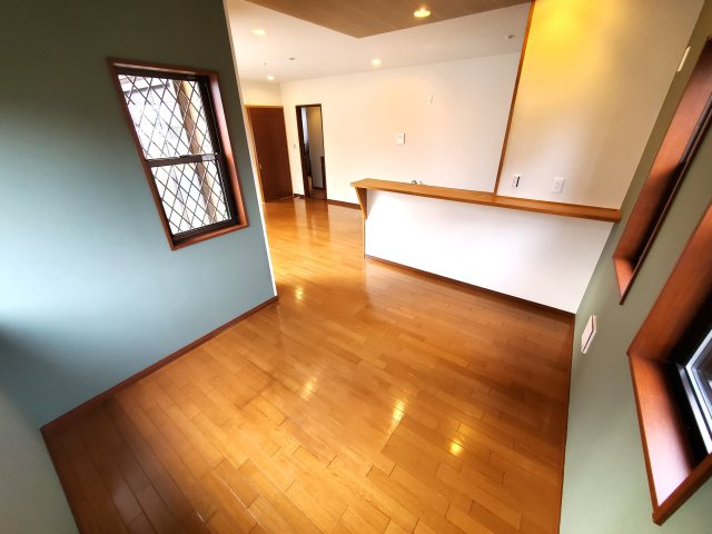 三郷市　戸ケ崎5丁目　中古戸建の居間・リビング|使いやすい居間です